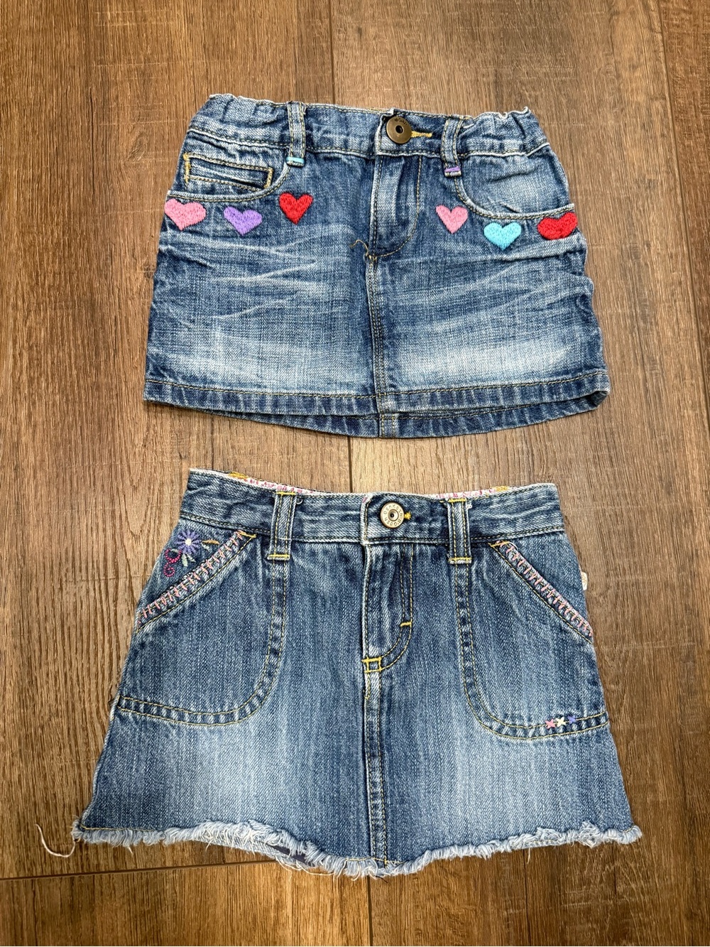 2T girls toddler denim skirts skort gap osh kosh embroidered hearts flowers